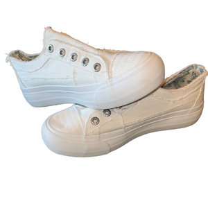 Blowfish Malibu Woman’s 9 White Play Slip On Sneaker
NWT